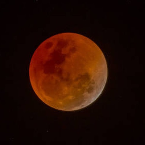 Witness the ‘Blood Moon’ Rise: Total Lunar Eclipse of March 2025 – Dates, Times, and Viewing Spots